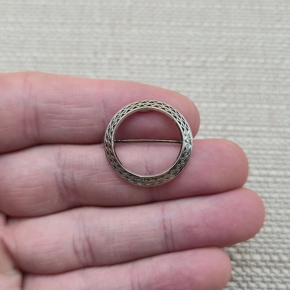 Sterling Silver Beautiful Unique Pattern Pin Brooch A5532